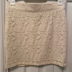 Nollie lace skirt